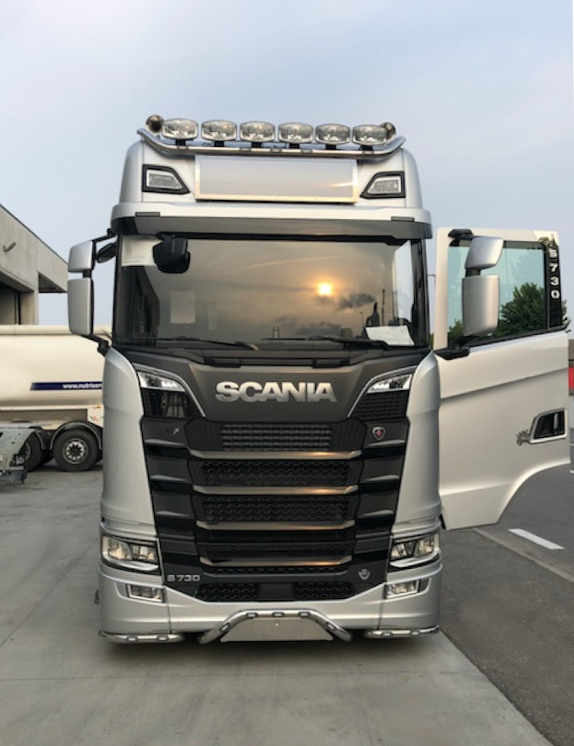 Rampe de phares XL Scania NTG- 13 leds, 6 feux de travail